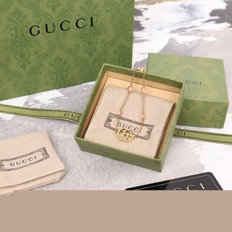 G*u*i bracelets